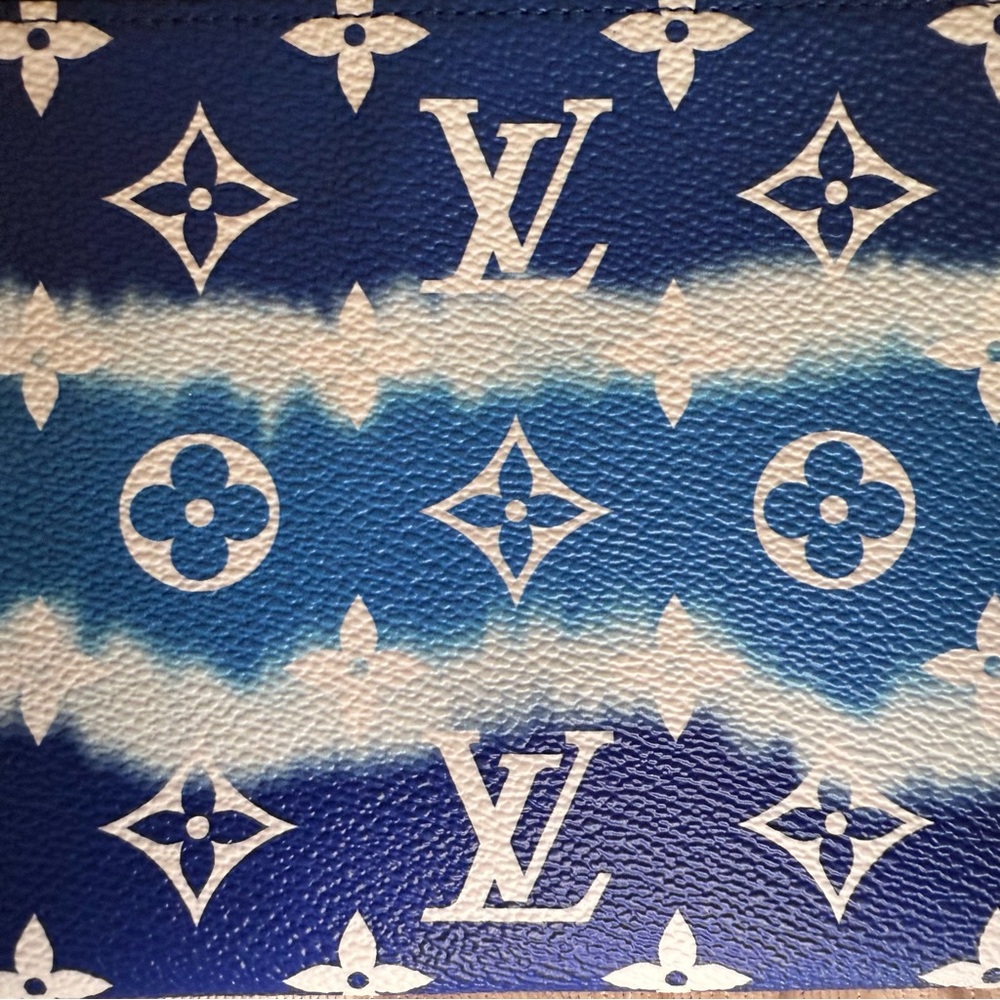 Louis Vuitton Escale Blue Tiedye Double Zip Pochette Crossbody Bag - Picture 12 of 16